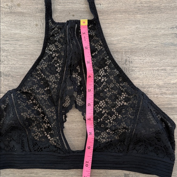 Victoria’s Secret Large Sexy High Neck Keyhole Bralette - Picture 7 of 7